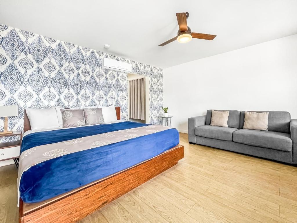 Hollywood Beach Hotels - 
