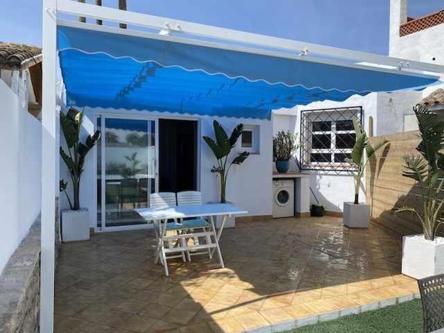Patio alebo iná vonkajšia časť ubytovania Casita para 2 personas piscina privada playa