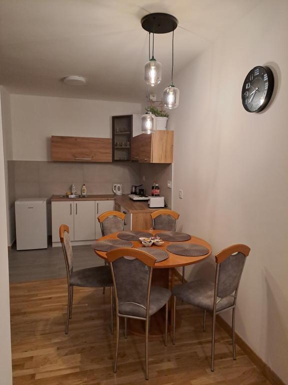 Kuchyň nebo kuchyňský kout v ubytování DAS Apartman