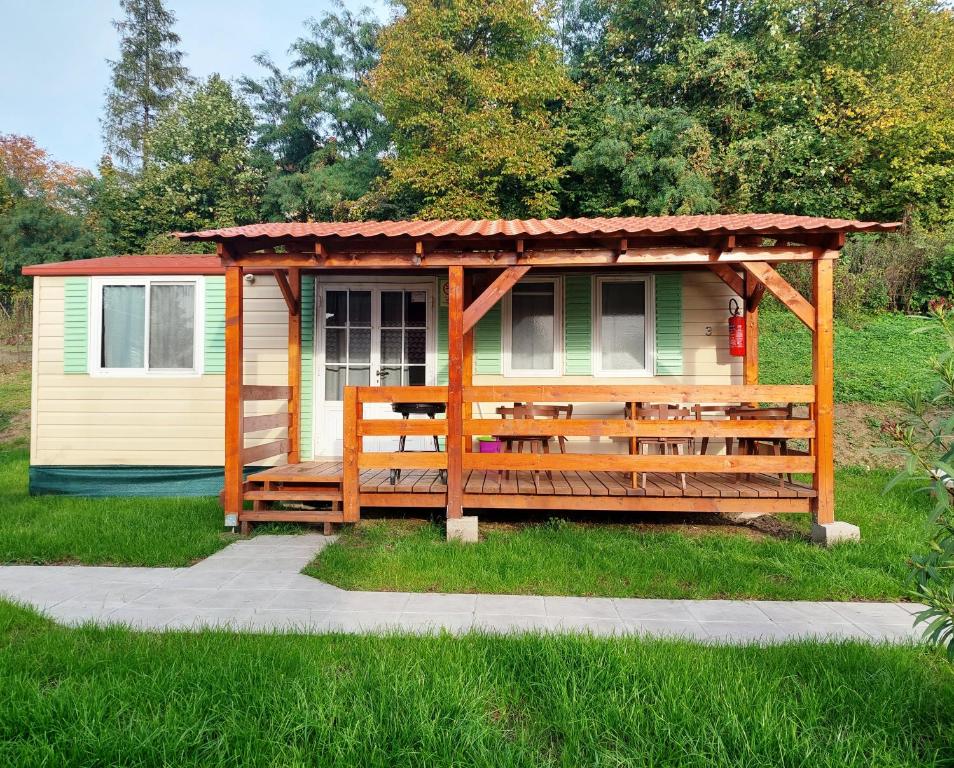 Vonkajšia záhrada v ubytovaní Lipicai Apartmanházak