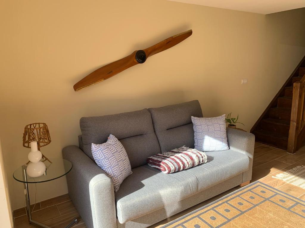 A seating area at "CHALET A ESTRENAR" MIRADOR DE LA VENTOSA-Potes