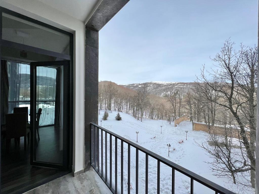 Το Toon Kechi with balcony τον χειμώνα