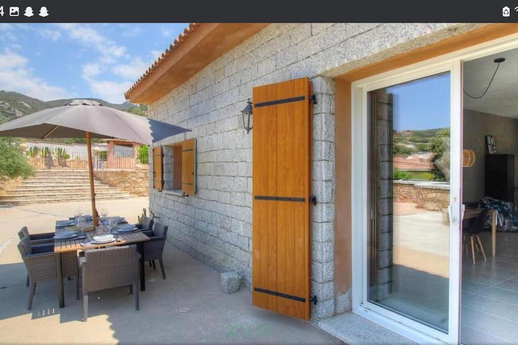Patio alebo iná vonkajšia časť ubytovania Maison CALM2
