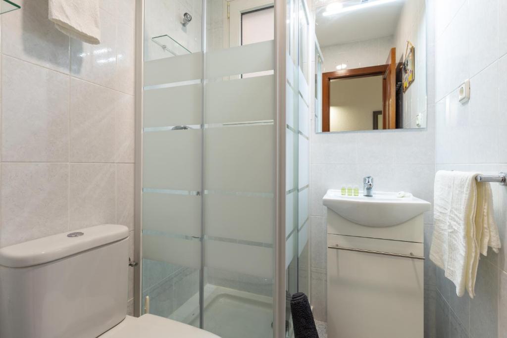 A bathroom at Suite Málaga Center
