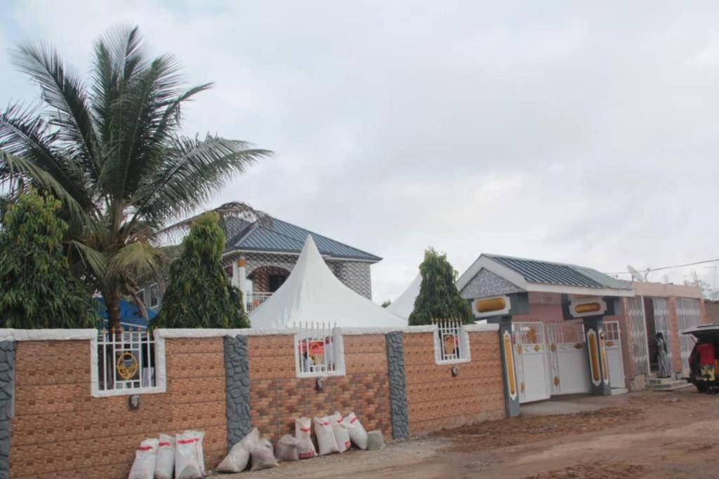 De nice guest hotel Kasoa Obom Road Masalachi Junction (Ghana Odupon