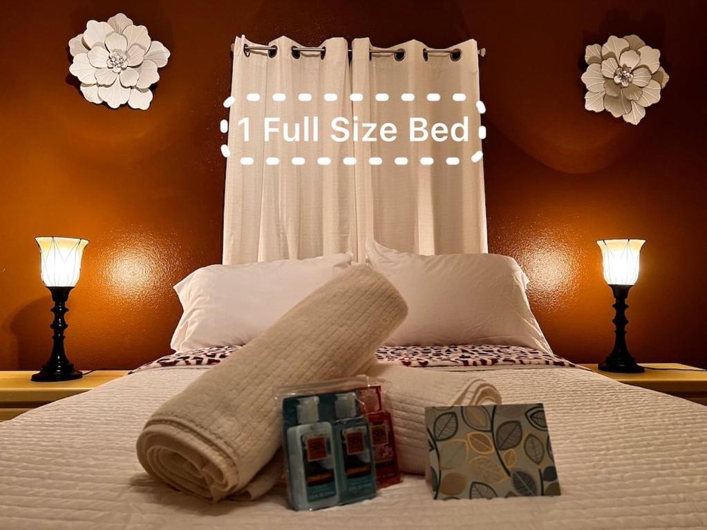 Postelja oz. postelje v sobi nastanitve Nice room near UCF