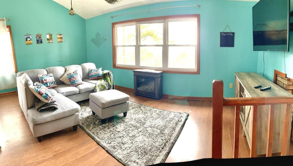 Large Atwood Lake House on 5 private acres, Dellroy (updated prices 2024)