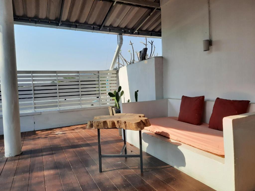 Chasorn Riverside Resort - Studio With Balcony