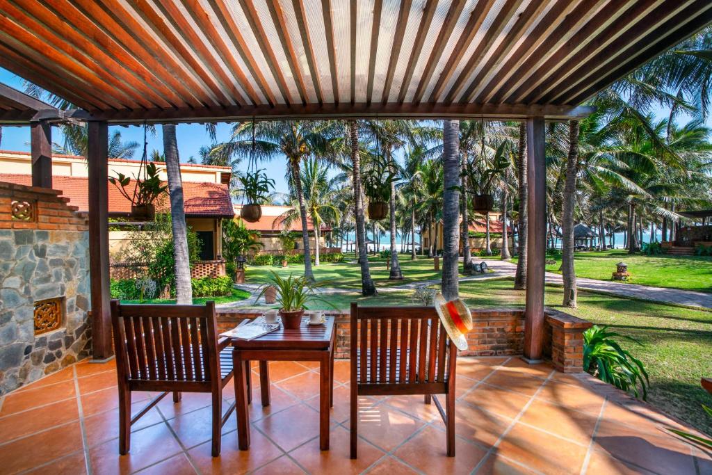 Bungalow Nhìn Ra Vườn/Hồ Bơi Có Sân Hiên