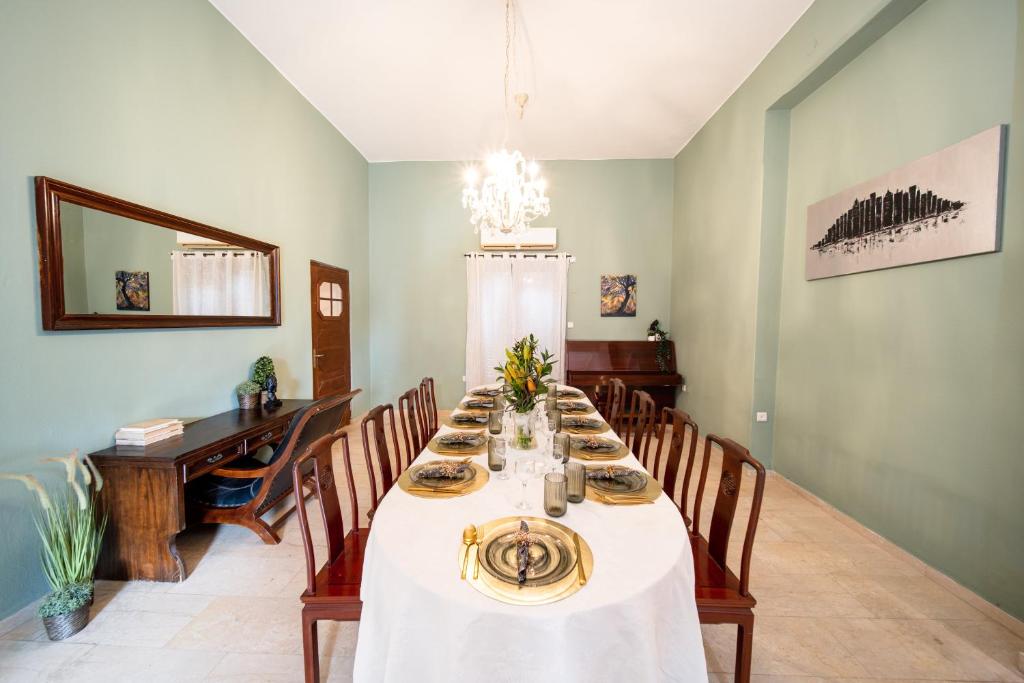 Fotografie z fotogalerie ubytování Art Apartment In Mamila - Villa Rehavia v Jeruzalémě
