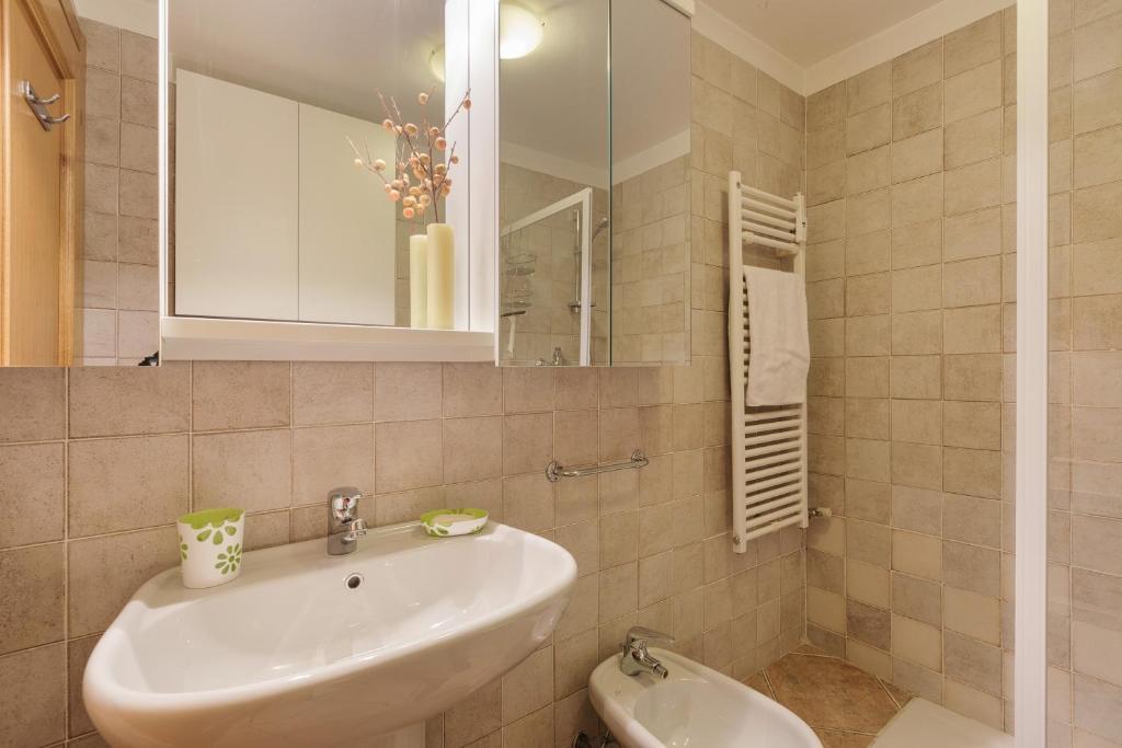 Kúpeľňa v ubytovaní Jardins d'Androsace 3ème étage - Happy Rentals
