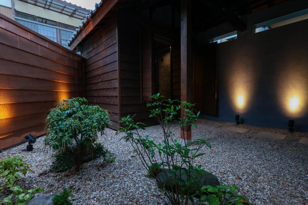 A garden outside Machihaku 456