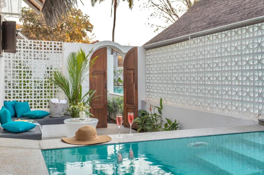 Bazén v ubytování OIA GOA - Private Pool nebo v jeho okolí