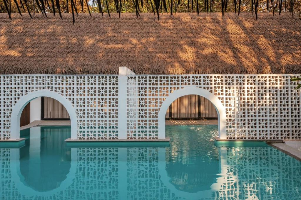 Bazén v ubytování OIA GOA - Private Pool nebo v jeho okolí
