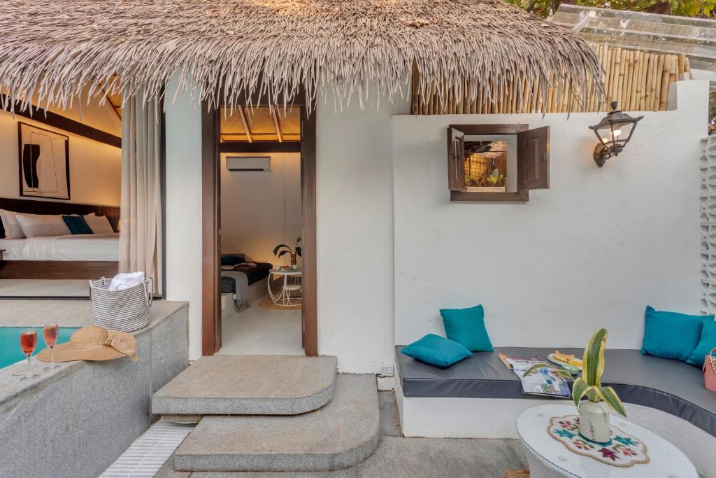 Posezení v ubytování OIA GOA - Private Pool
