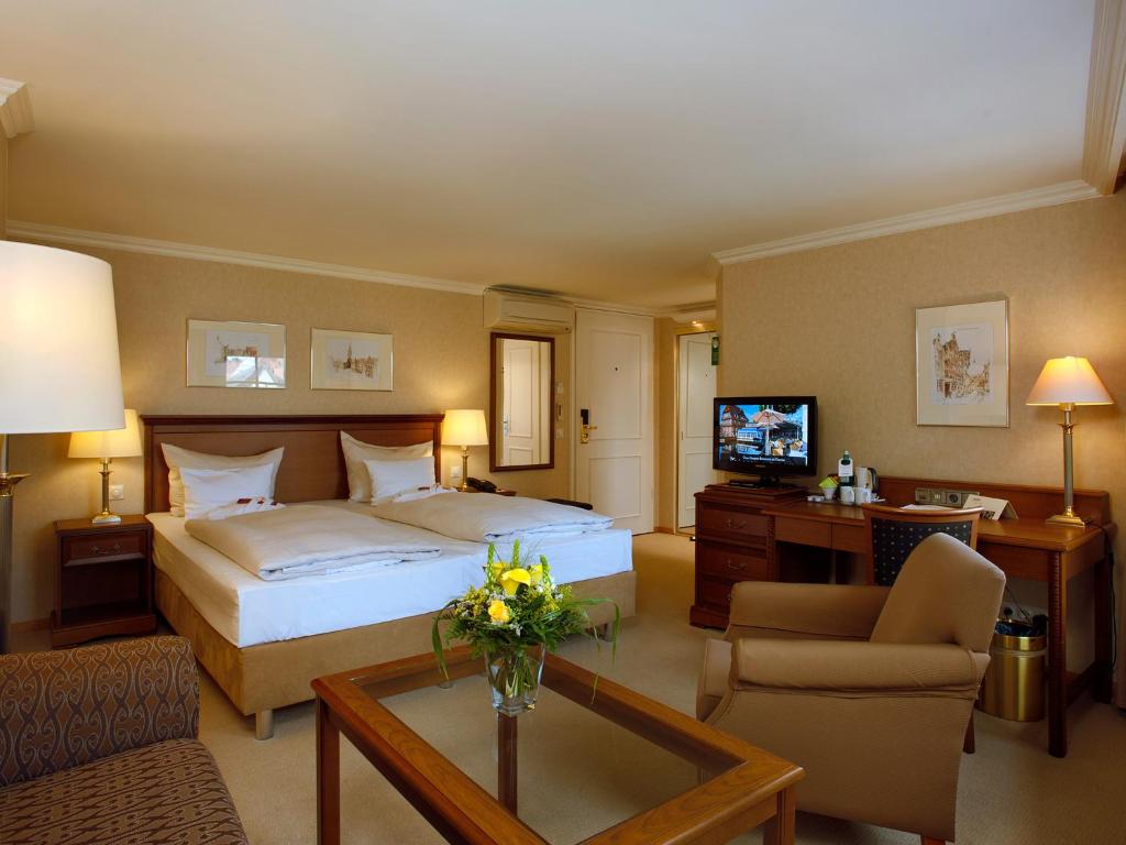 TV a/nebo společenská místnost v ubytování Bergström Hotel Lüneburg