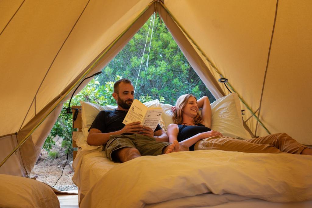 Postel nebo postele na pokoji v ubytování ecoVita agri-glamping
