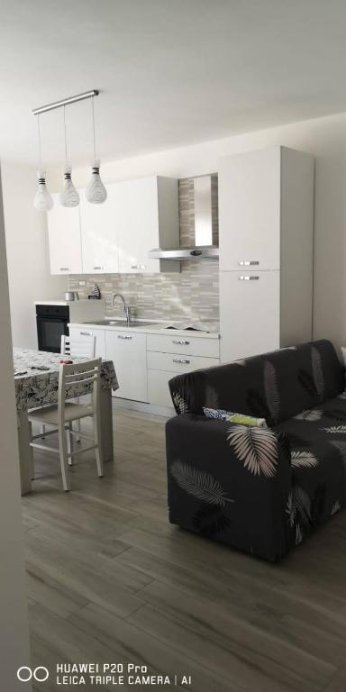 Kuchyň nebo kuchyňský kout v ubytování Villa CLE
