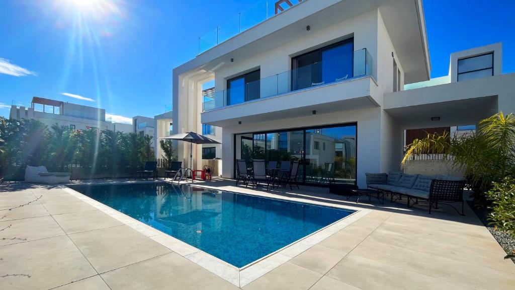 Bazén v ubytování By the Bay Villa,3 BR/pool nebo v jeho okolí