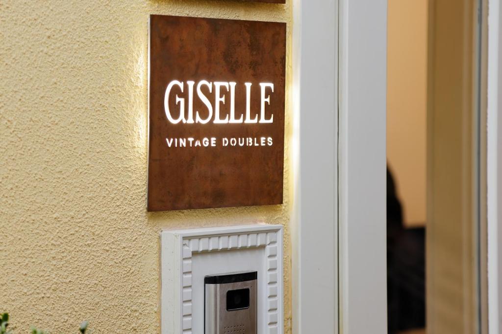 Giselle Vintage Doubles - Adults Only - Resim 22