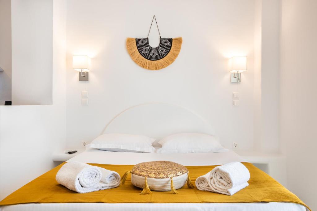 Postel nebo postele na pokoji v ubytování Anemos Guest Apts