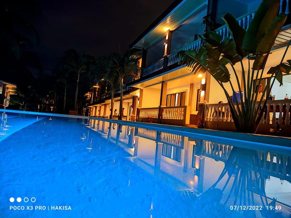 Bazén v ubytování Portofino Panglao Bohol nebo v jeho okolí