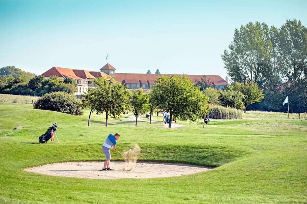 Golf v rezortu nebo okolí
