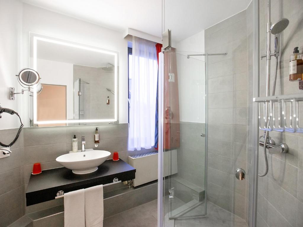 DORMERO Hotel Düsseldorf - Resim 34