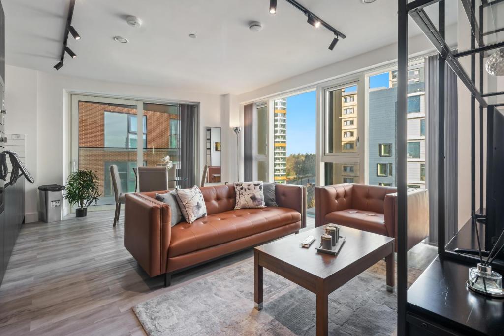 Stunning One & Two Bedrooms in North Acton, West London