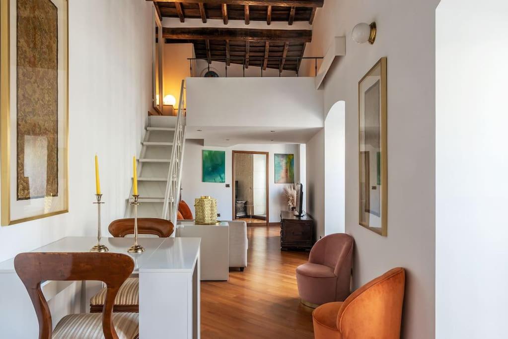 A seating area at HospitalityRome Piazza di Spagna View