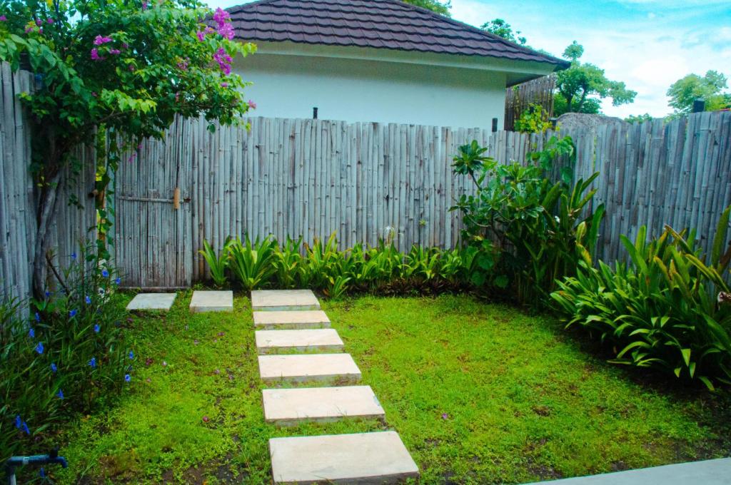 Villa Samalas Resort and Restaurant - 3