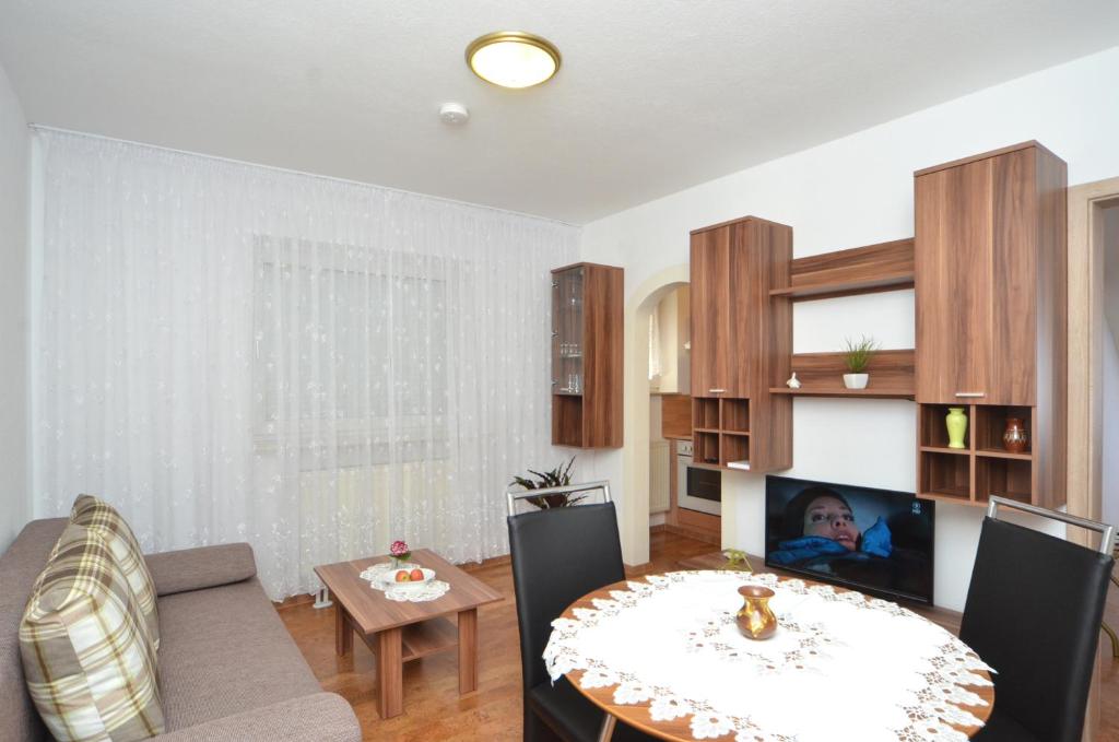 Posezení v ubytování Land-Hotel Am Wald Garni
