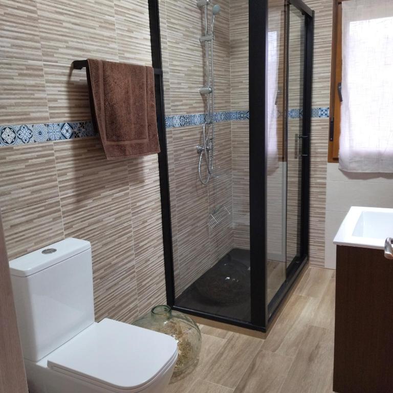 A bathroom at Apartamentos La casa del Zapatero