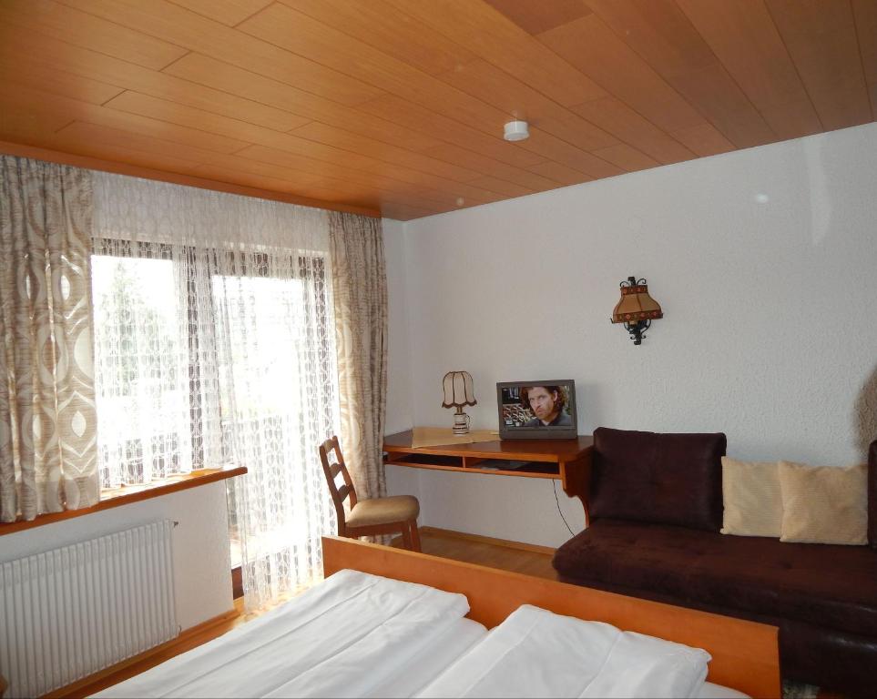 Postel nebo postele na pokoji v ubytování Hochschwarzwald-Hof