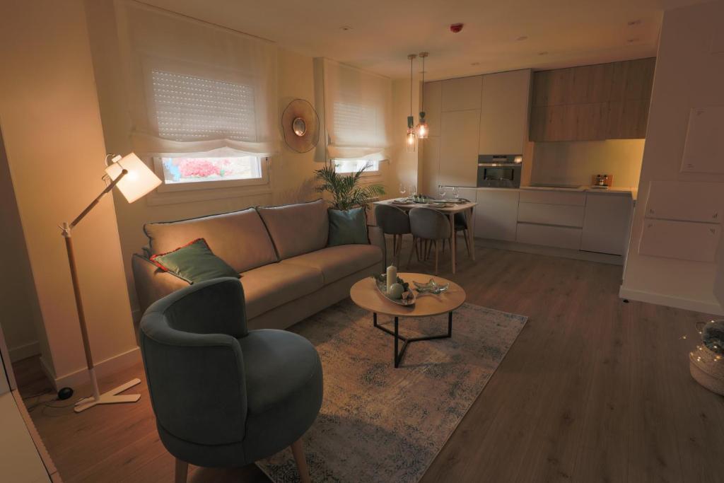 Kuchyň nebo kuchyňský kout v ubytování APARTAMENTOS LOS QUESEROS