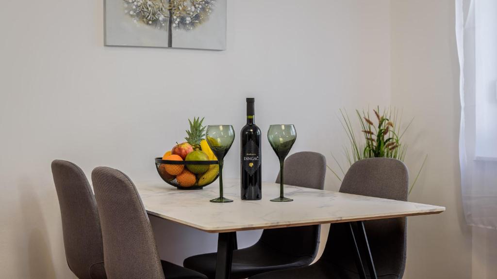 Drinks på Four Seasons Apartment - FREE PARKING