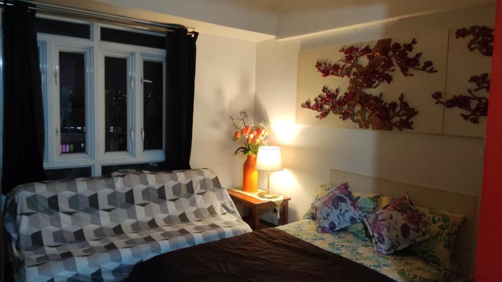 Cozy Haven Infront of Terminal 3 Airport