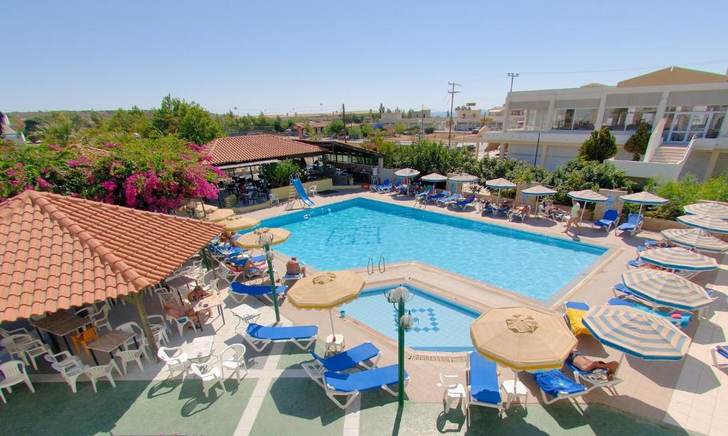 Basen w obiekcie Kolymbia Sun lub w pobliżu