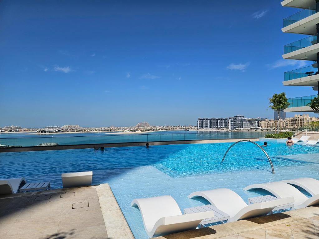 Curated visual reference: Vacay Lettings Private Beach Access Emaar Beachfront Dubai Photo Inspiration