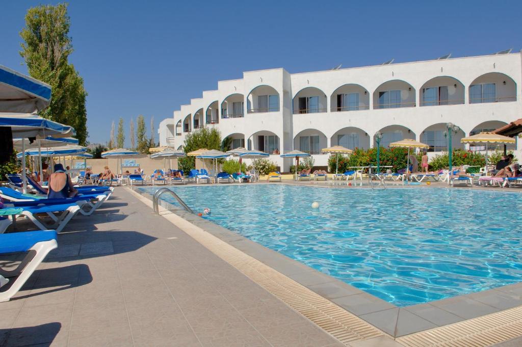 Basen w obiekcie Kolymbia Sun lub w pobliżu