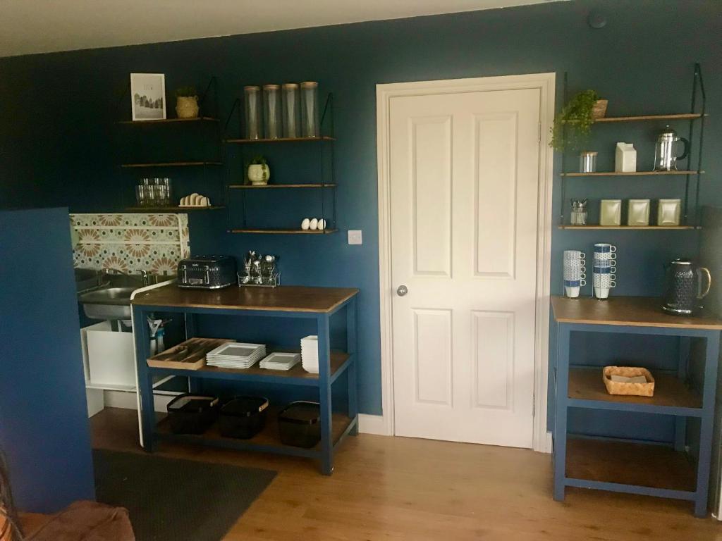 Kuchyň nebo kuchyňský kout v ubytování Wild Atlantic Stay Guest House Self-Catering