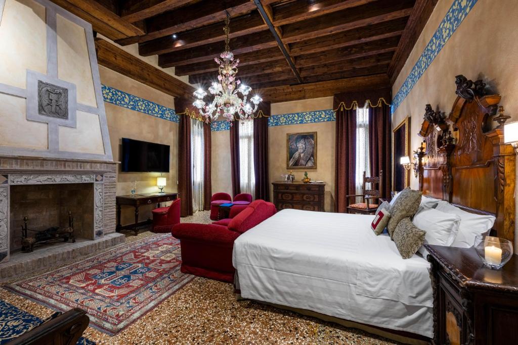 TV a/nebo společenská místnost v ubytování Hotel Palazzo Priuli