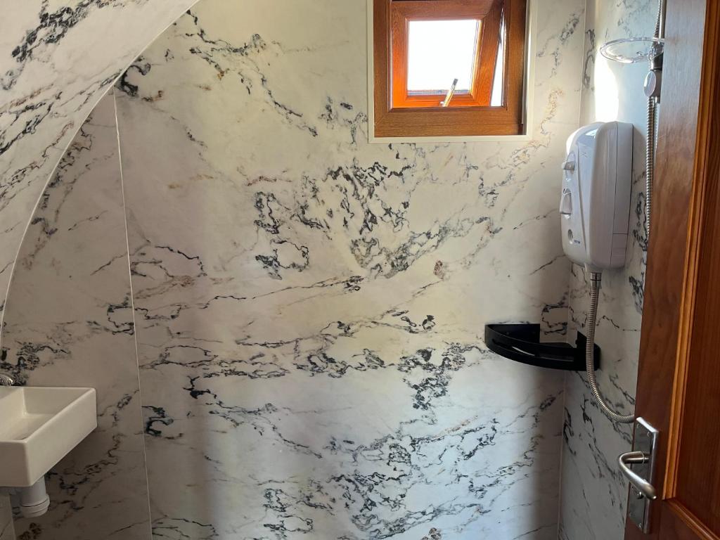حمام في Manor Farm Stay