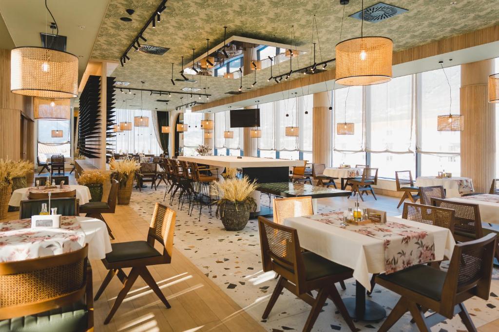 Restaurace v ubytování Hotel Aurel Coast