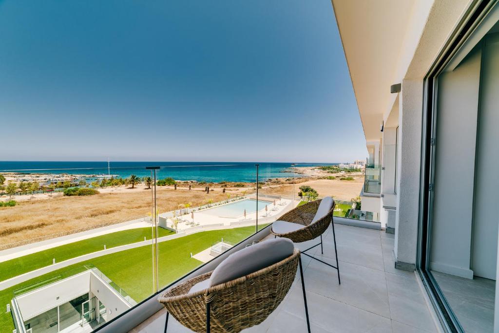 Emerald Suites Luxury Apartments, Protaras, Cyprus - Booking.com