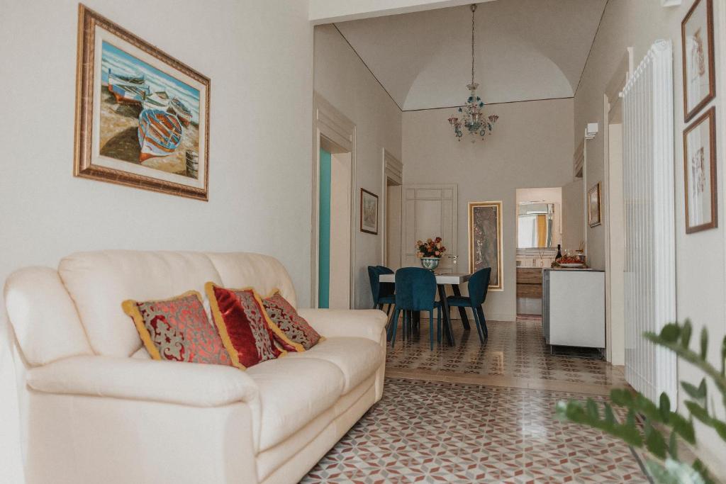 A seating area at L'infatata Suite Apartment