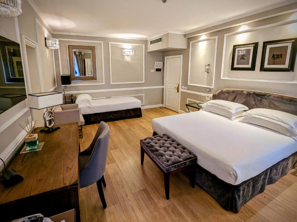 FH55 Hotel Calzaiuoli - Resim 8