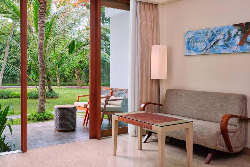 Posezení v ubytování Courtyard by Marriott Bali Nusa Dua Resort