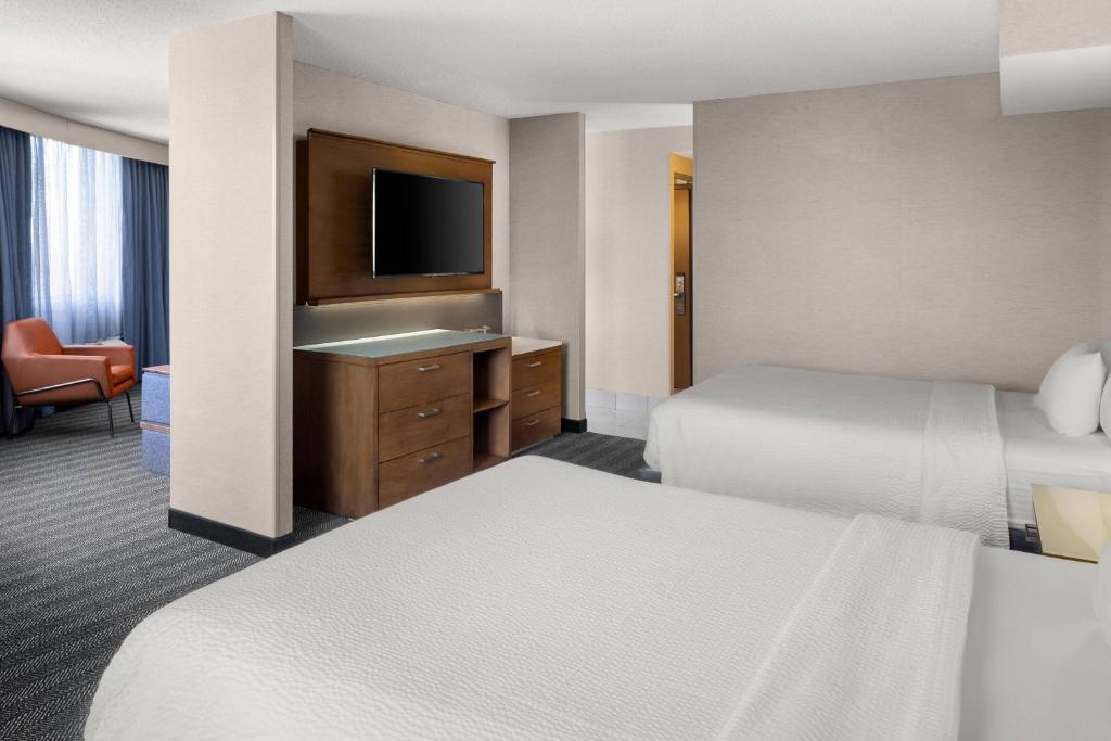 Courtyard by Marriott Minneapolis Downtown photo