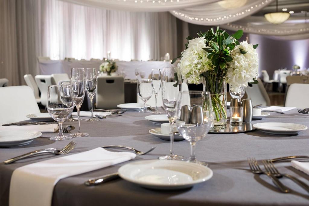 Courtyard by Marriott Minneapolis Downtown photo